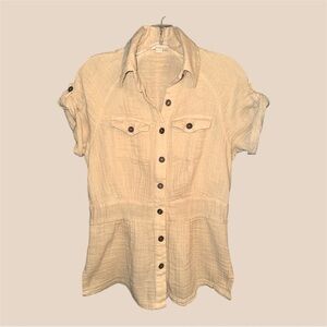 Women's Cream Button-Up‎ Top